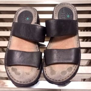 Bandolino sandals size 7